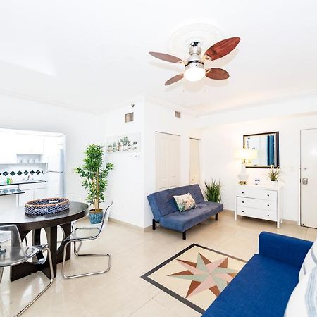 Apartments On Ocean Drive Miami Beach Exterior photo