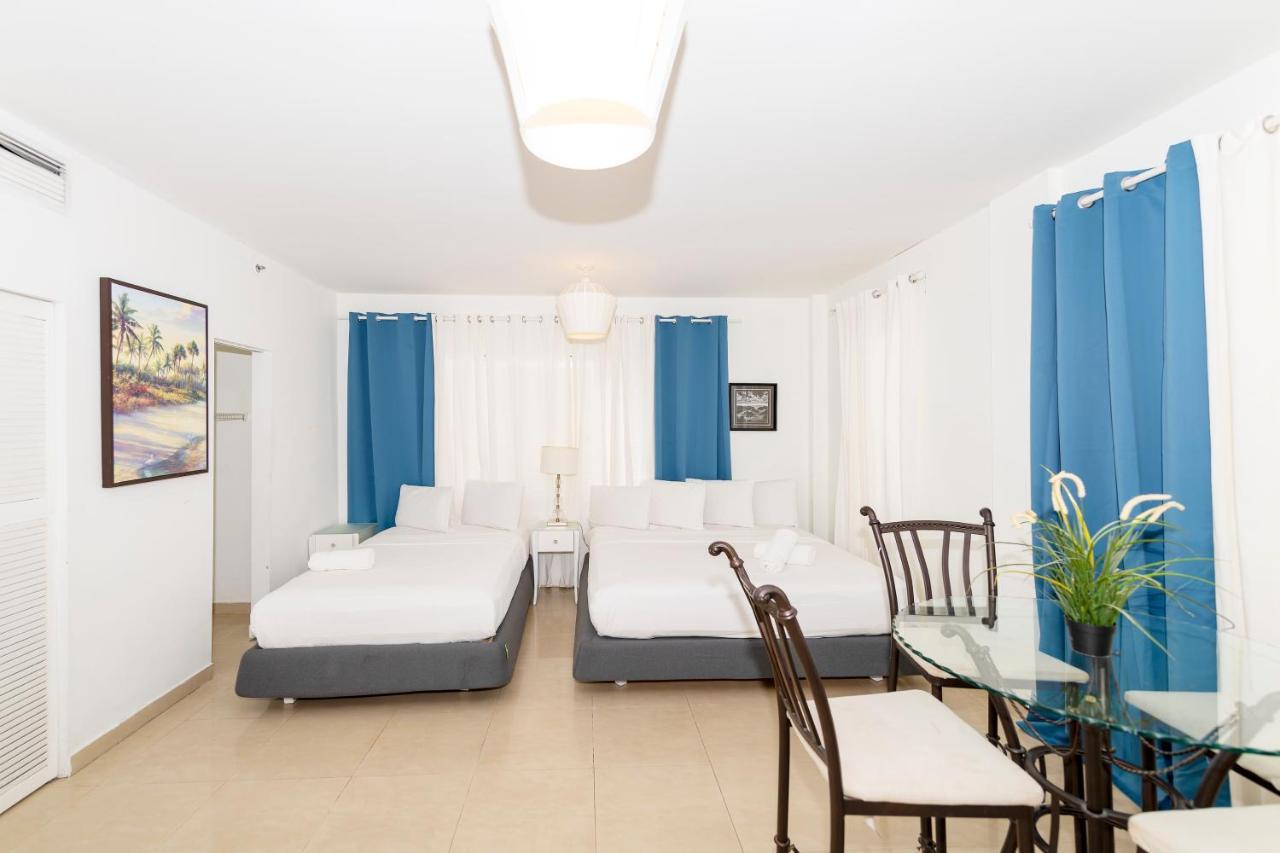 Apartments On Ocean Drive Miami Beach Exterior photo